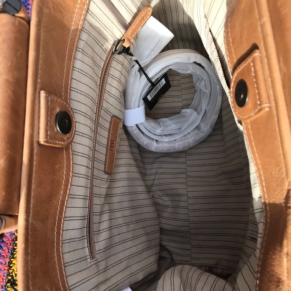 Frye Riviana Tote Large NWT - Picture 4 of 17